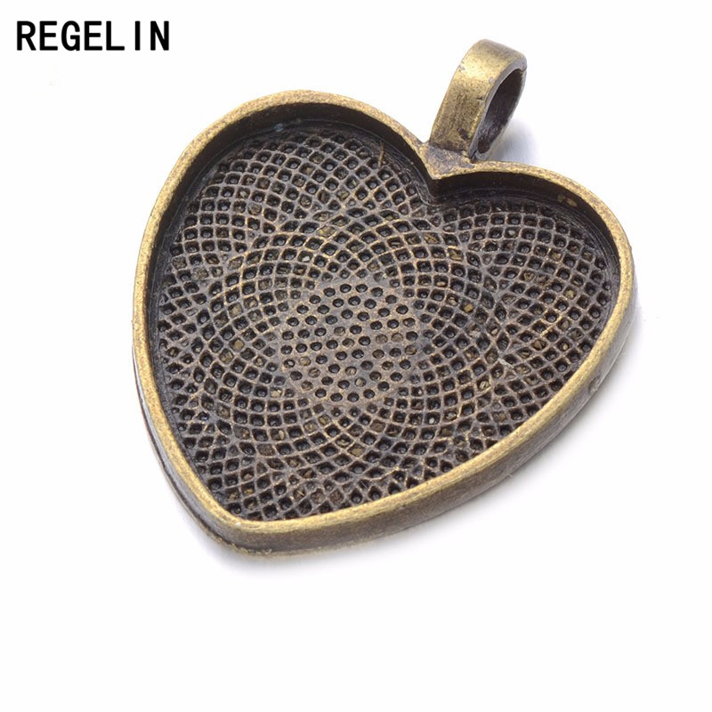 REGELIN-Cabochons en Forme de  - Bezels Set Pendant avis et prix